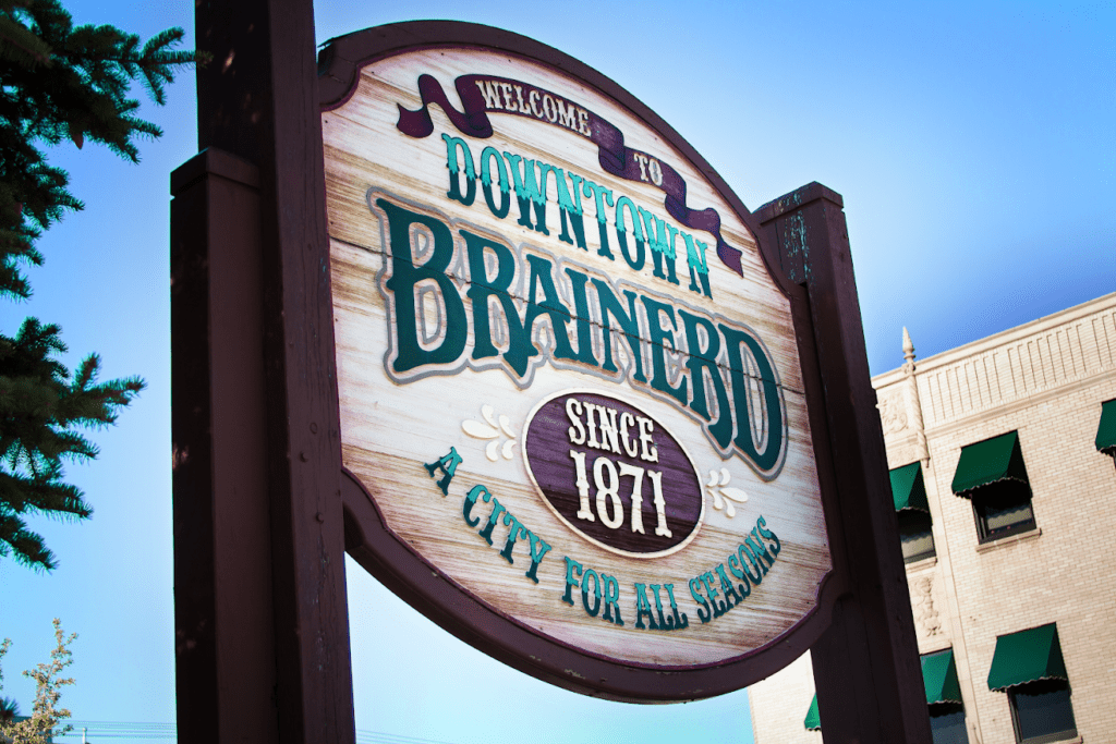 1320x880 sign of historic downtown Brainerd